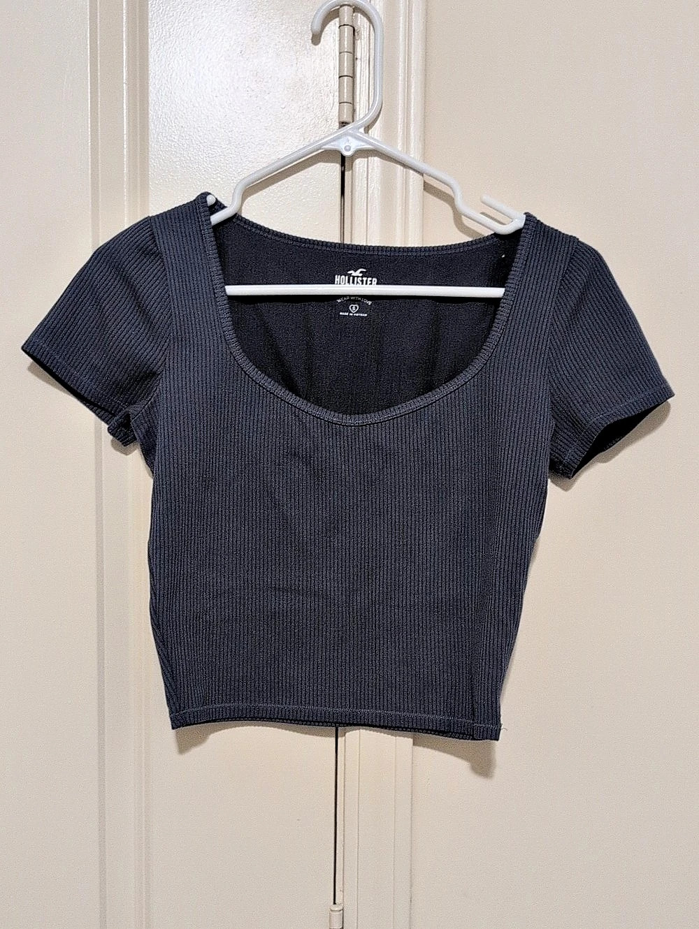 Hollister Ribbed Scoop Neck Tee Ribbed Crop Top Black Small